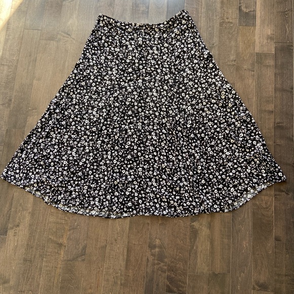 Banana Republic Black and White Floral Midi Skirt size 14 - Picture 2 of 5